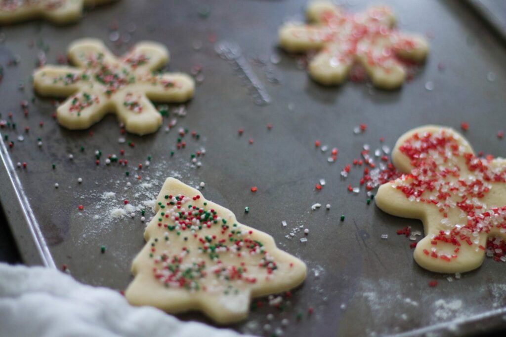 Love these fun annual Christmas Cookie Party invitations! I love how they have a party every year - It would be great to get something like this  together! 