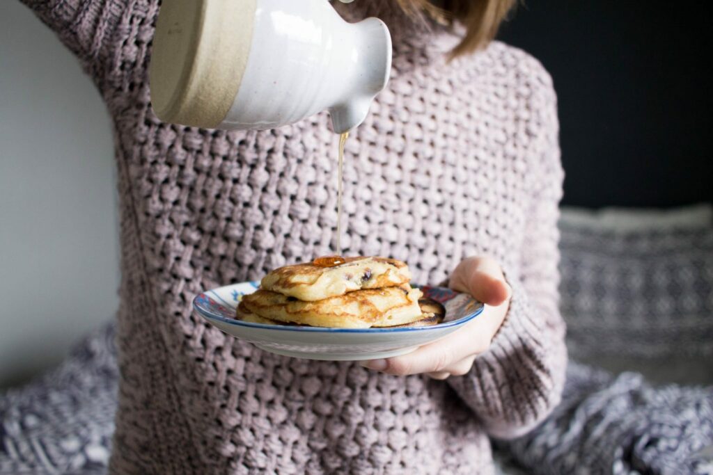 Breakfast in Bed with Huckberry - what a great idea for Valentine's day this year!! 