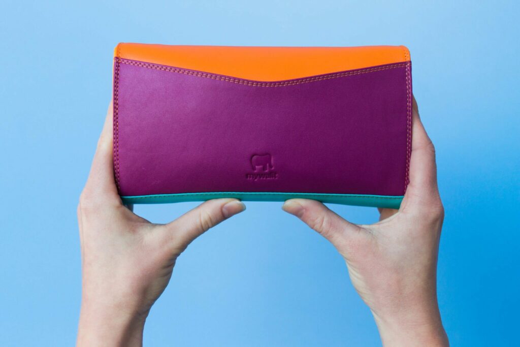 Bright & Fun clutch from Mywalit for Spring ! This spring style outfit is so fun & cute!