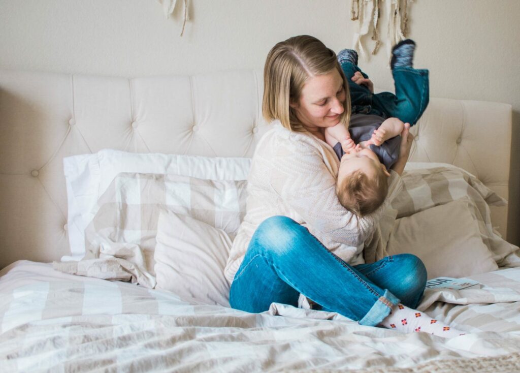 I love this fun Mommy and Me in home photography session! These memories will be great forever! 