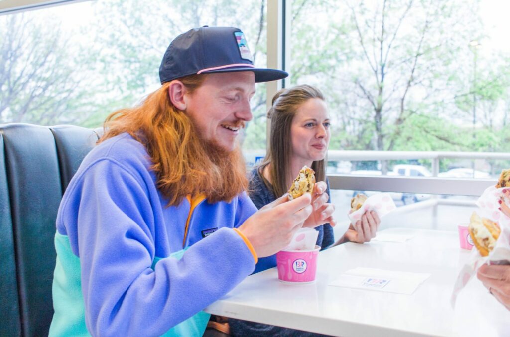 Summer sweet cravings? Grab your friends & family and head to Baskin-Robins for a Warm Cookie Ice Cream Sandwich!! Spending time #sandwiching between the people you love most and make sweet memories! PLUS they are delicious - pick your cookie & ice cream flavor!! #ad