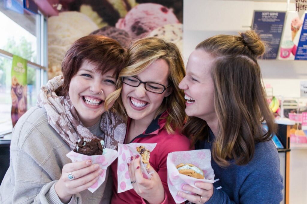 Summer sweet cravings? Grab your friends & family and head to Baskin-Robins for a Warm Cookie Ice Cream Sandwich!! Spending time #sandwiching between the people you love most and make sweet memories! PLUS they are delicious - pick your cookie & ice cream flavor!! #ad