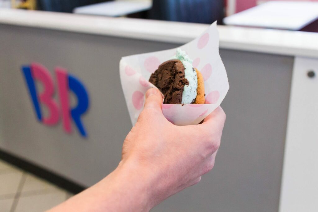 Summer sweet cravings? Grab your friends & family and head to Baskin-Robins for a Warm Cookie Ice Cream Sandwich!! Spending time #sandwiching between the people you love most and make sweet memories! PLUS they are delicious - pick your cookie & ice cream flavor!! #ad