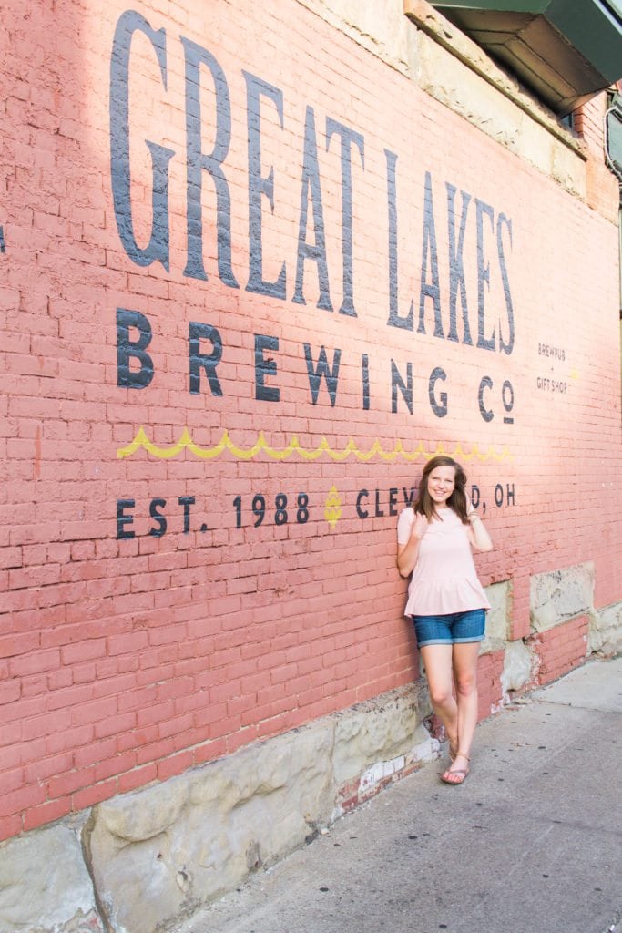 Places to go in Cleveland: Great Lakes Brewing Company Cleveland, OH - Travel Style. I love this fun summer outfit! Perfect for travel.