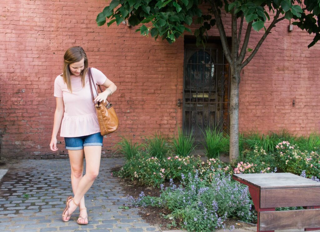 Places to go in Cleveland: Great Lakes Brewing Company Cleveland, OH - Travel Style. I love this fun summer outfit! Perfect for travel. 