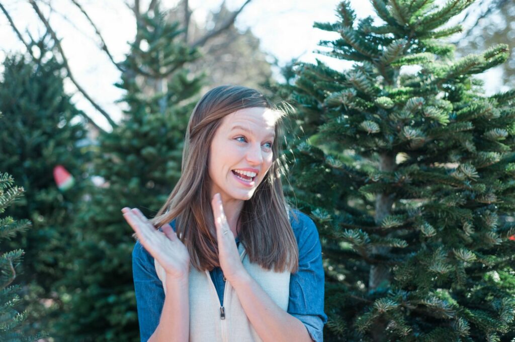 Picking out your Christmas Tree 