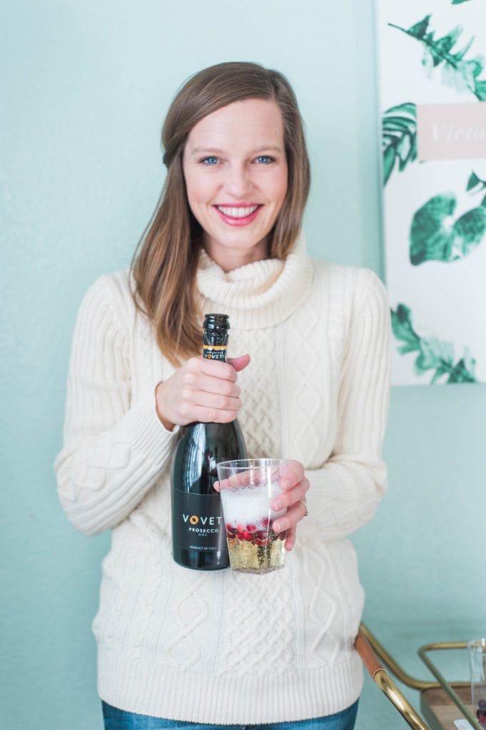 How to Host a Happy Hour at home. (click through for more!)