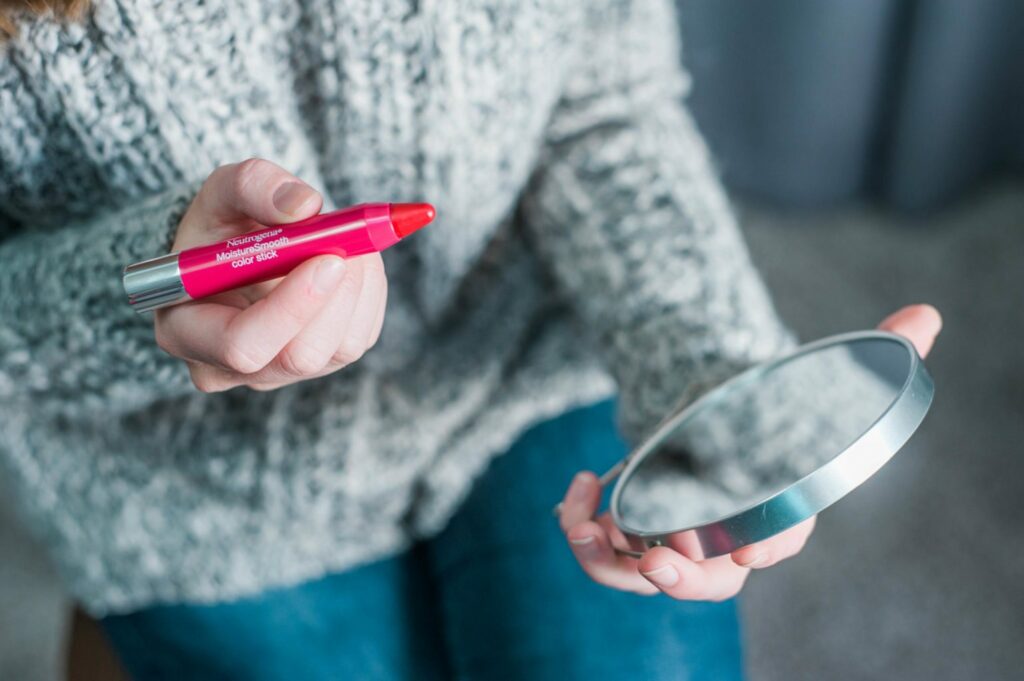 NEW YEAR'S EVE Cheery Pink Switch up the classic bright red lip and opt for a bring pink lip this year! Bright, festive, & sassy - just like you on New Years!