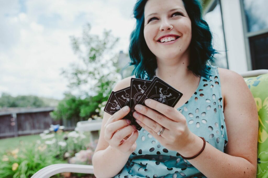 Elizabeth Mayberry of Oak + Oats playing Deer Lord! the party game! Plan a game night (or day) with your friends to build community!