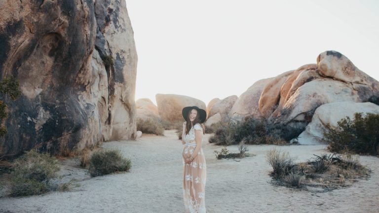 maternity photos in Joshua Tree