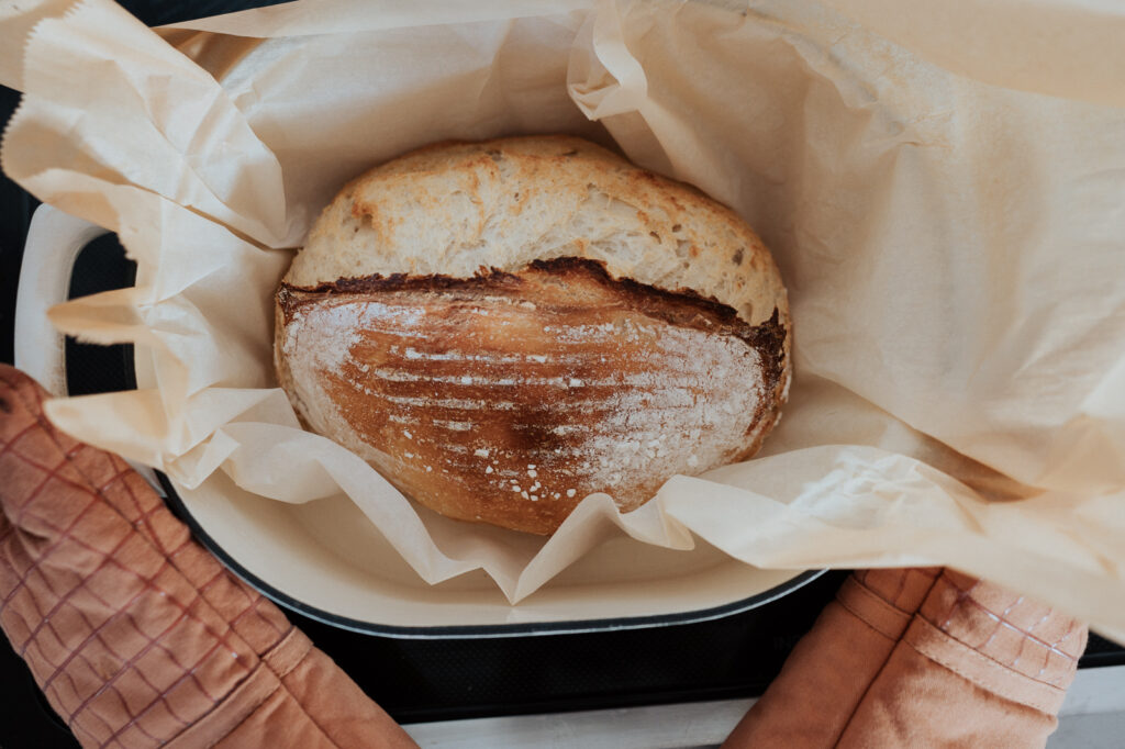 Got a new oval Dutch oven, look at that sexy ear! : r/Sourdough